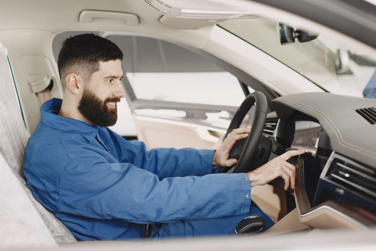 Contrôle électronique voiture