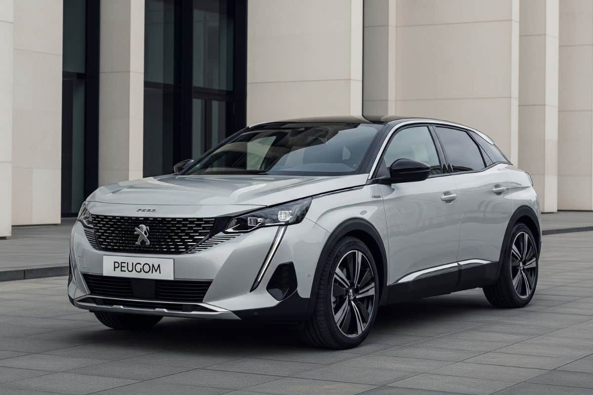 Voiture Peugeot moderne design français élégant